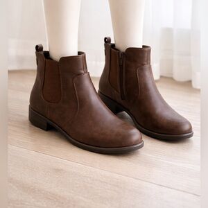 Yuu Brown Ankle Boots Size 9.5 Side Zip Man Made Upper Casual Chelsea Style